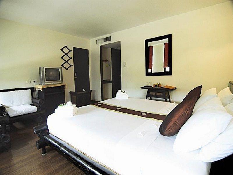 Phuket Heritage Hotel Karon Exterior foto