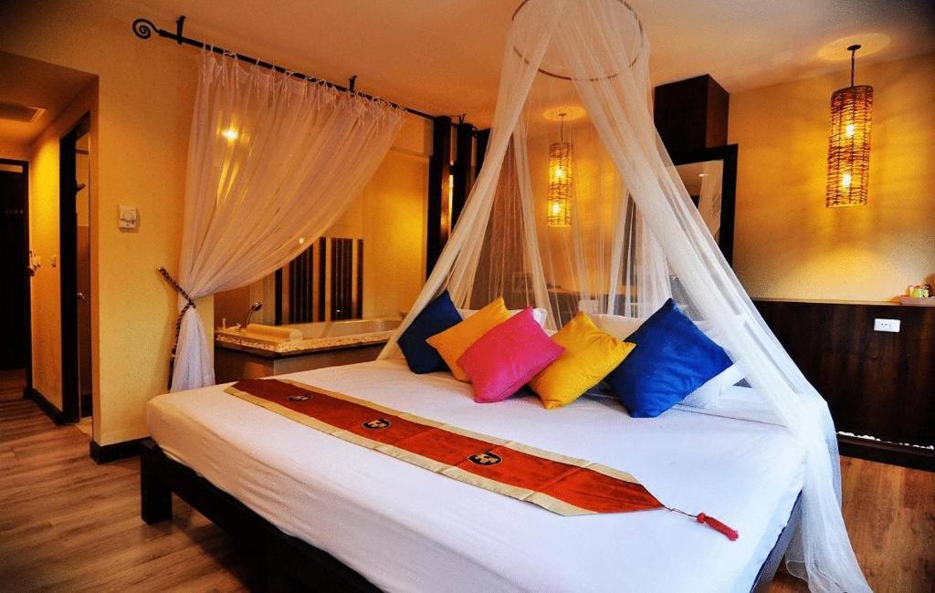 Phuket Heritage Hotel Karon Exterior foto